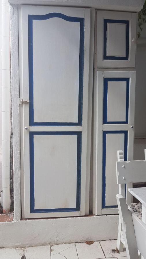 Con I Piedi Nell'Acqua Apartment Стромболи Екстериор снимка
